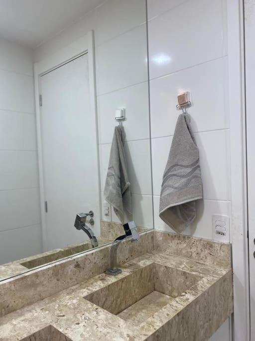 Apto Muito Bem Localizado, Proximo Expo Transamerica, Vibra, Autodromo E Morumbi Apartamento *